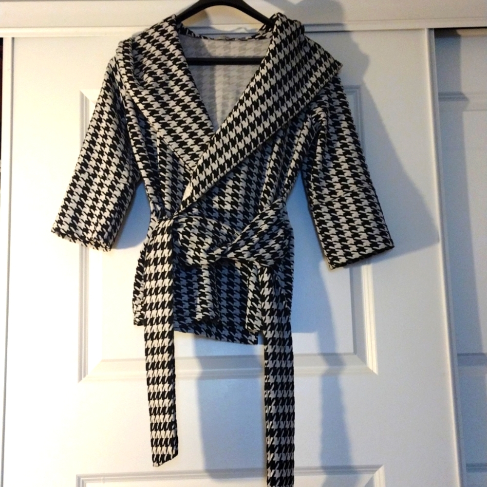 Hooded Houndstooth ThrowOver